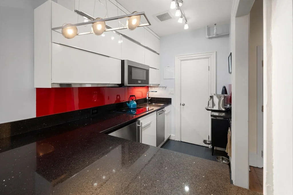 1 bed, 1 bath apartment for rent at 165 Beacon St Unit 8, Back Bay — photo 8 of 25