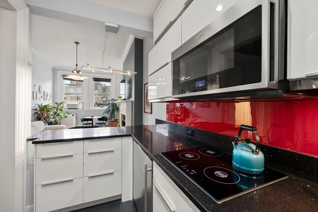 1 bed, 1 bath apartment for rent at 165 Beacon St Unit 8, Back Bay — photo 11 of 25