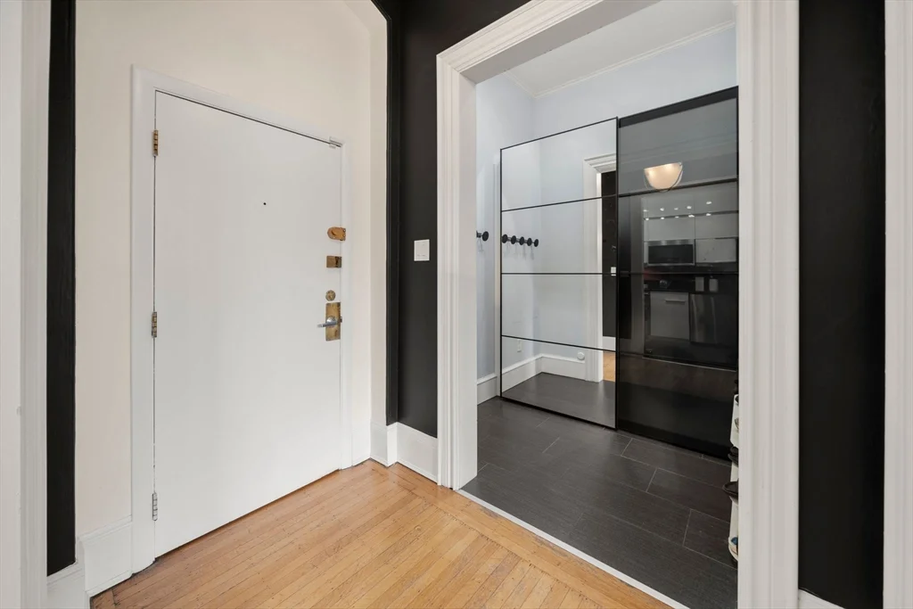 1 bed, 1 bath apartment for rent at 165 Beacon St Unit 8, Back Bay — photo 21 of 25