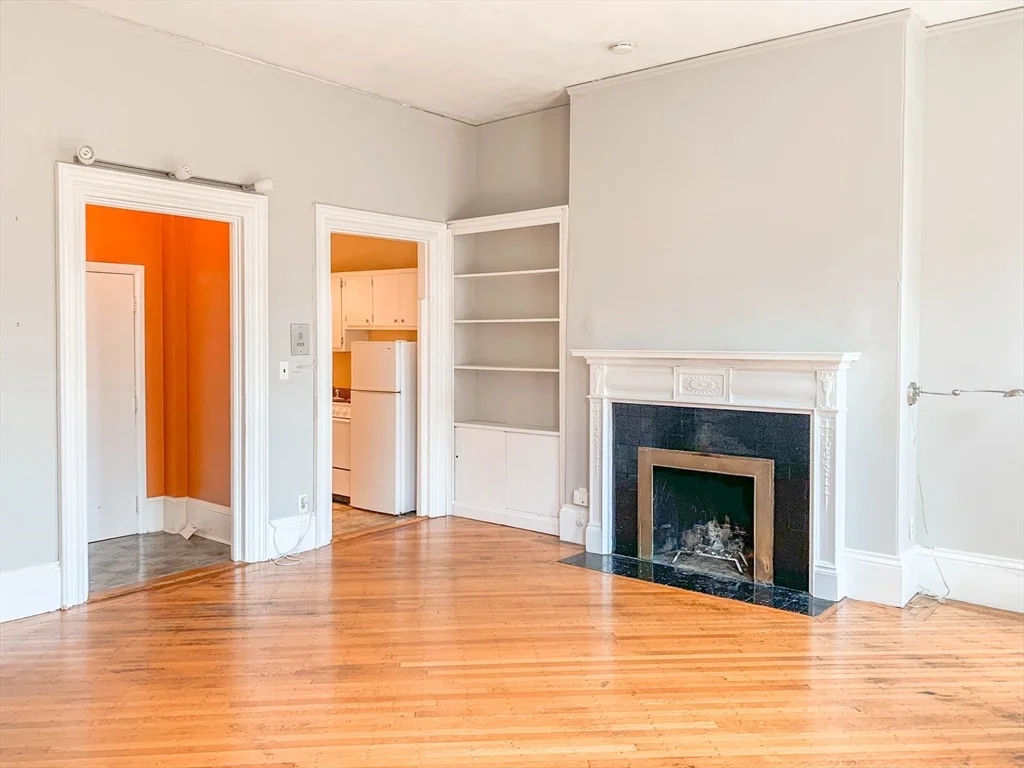 Studio bed, 1 bath apartment for rent at 165 Beacon St Unit 9, Back Bay — photo 5 of 15
