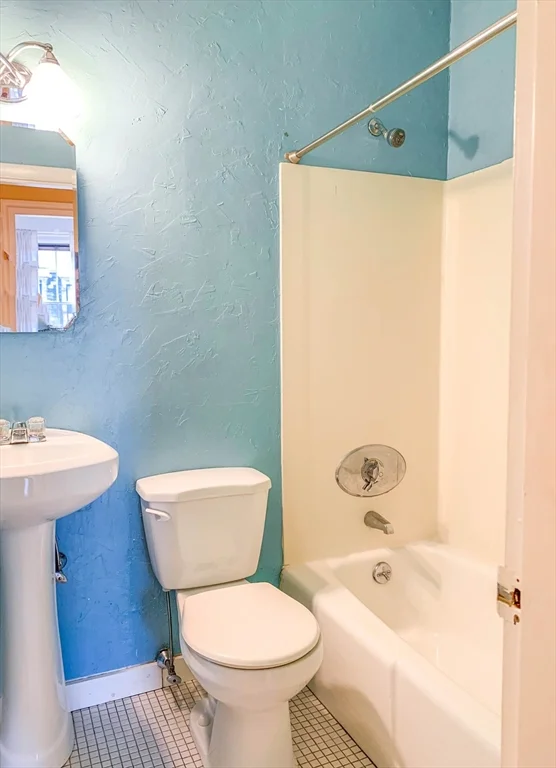 Studio bed, 1 bath apartment for rent at 165 Beacon St Unit 9, Back Bay — photo 11 of 15