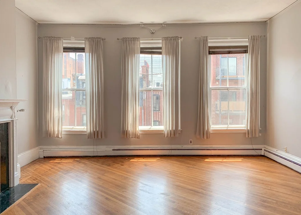Studio bed, 1 bath apartment for rent at 165 Beacon St Unit 9, Back Bay — photo 2 of 15