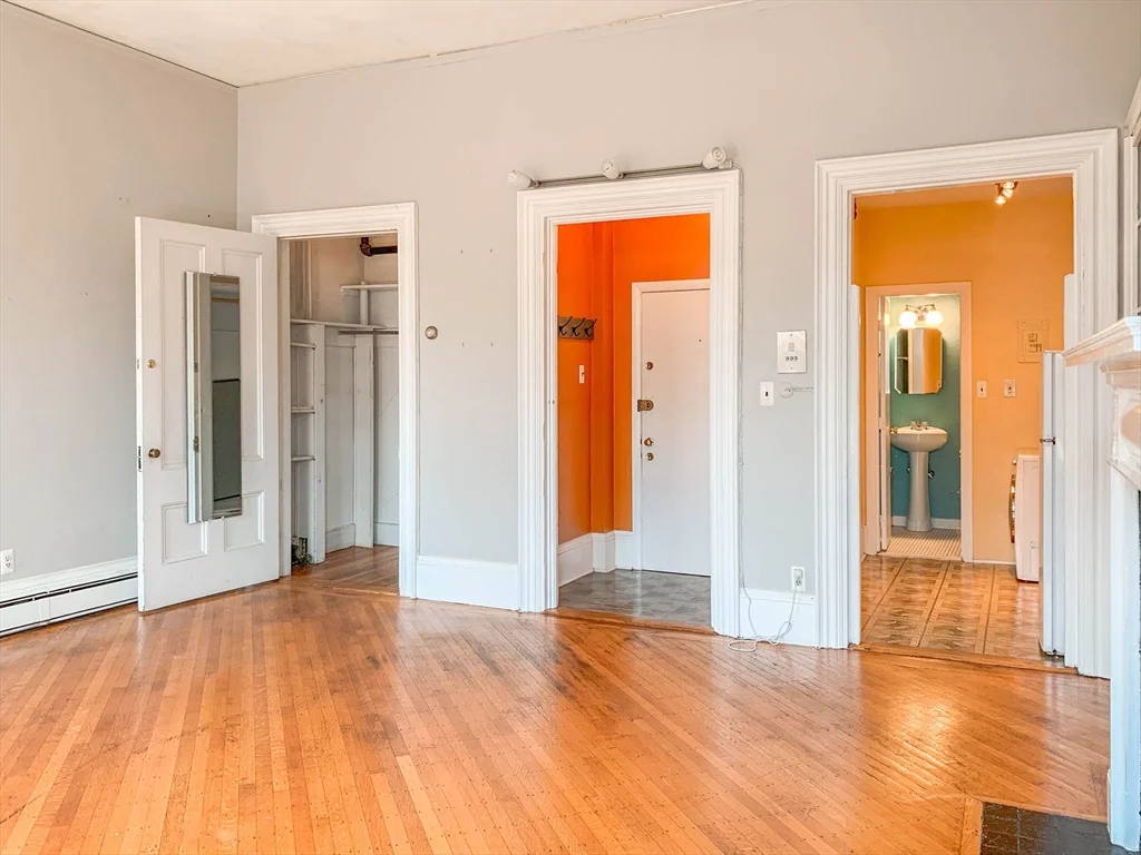 Studio bed, 1 bath apartment for rent at 165 Beacon St Unit 9, Back Bay — photo 8 of 15