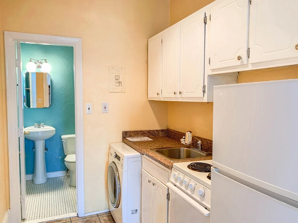 Studio bed, 1 bath apartment for rent at 165 Beacon St Unit 9, Back Bay — photo 9 of 15