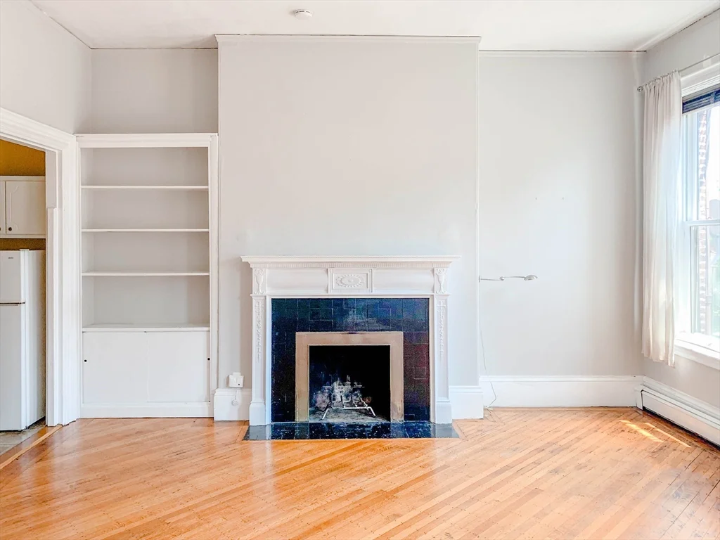 Studio bed, 1 bath apartment for rent at 165 Beacon St Unit 9, Back Bay — photo 4 of 15