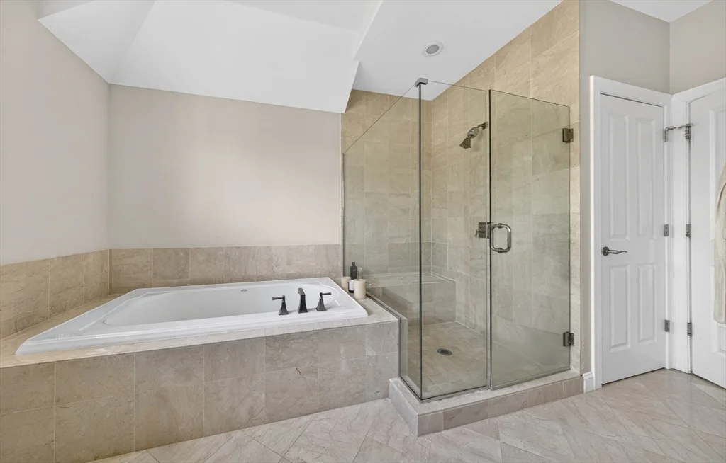 3 bed, 3 bath apartment for rent at 165 Black Rock Dr Unit 165, Hingham — photo 11 of 20