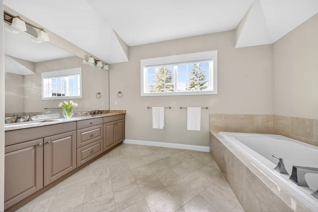 3 bed, 3 bath apartment for rent at 165 Black Rock Dr Unit 165, Hingham — photo 10 of 20