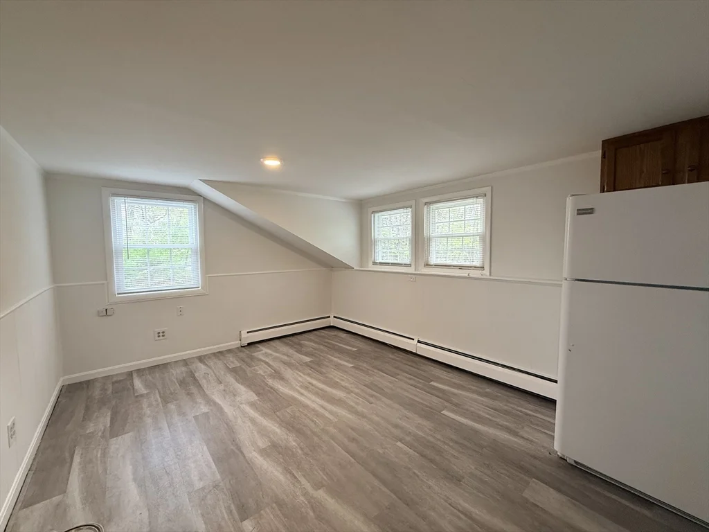 1 bed, 1 bath apartment for rent at 165 Bolton St Unit A, Lancaster — photo 3 of 10