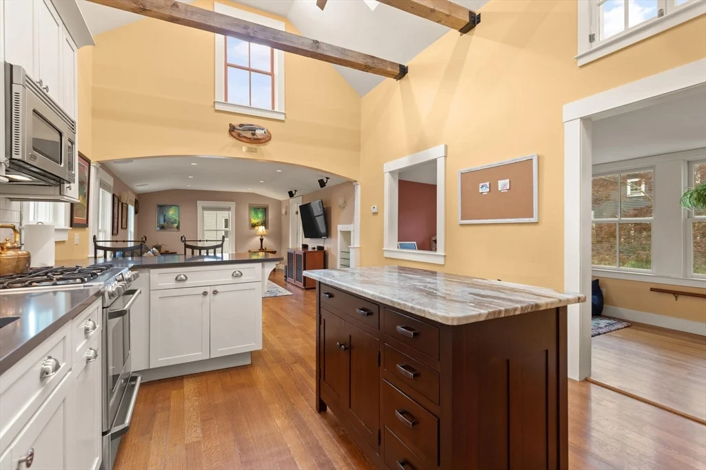 4 bed, 3 bath apartment for rent at 165 Burlington St, Woburn — photo 18 of 42