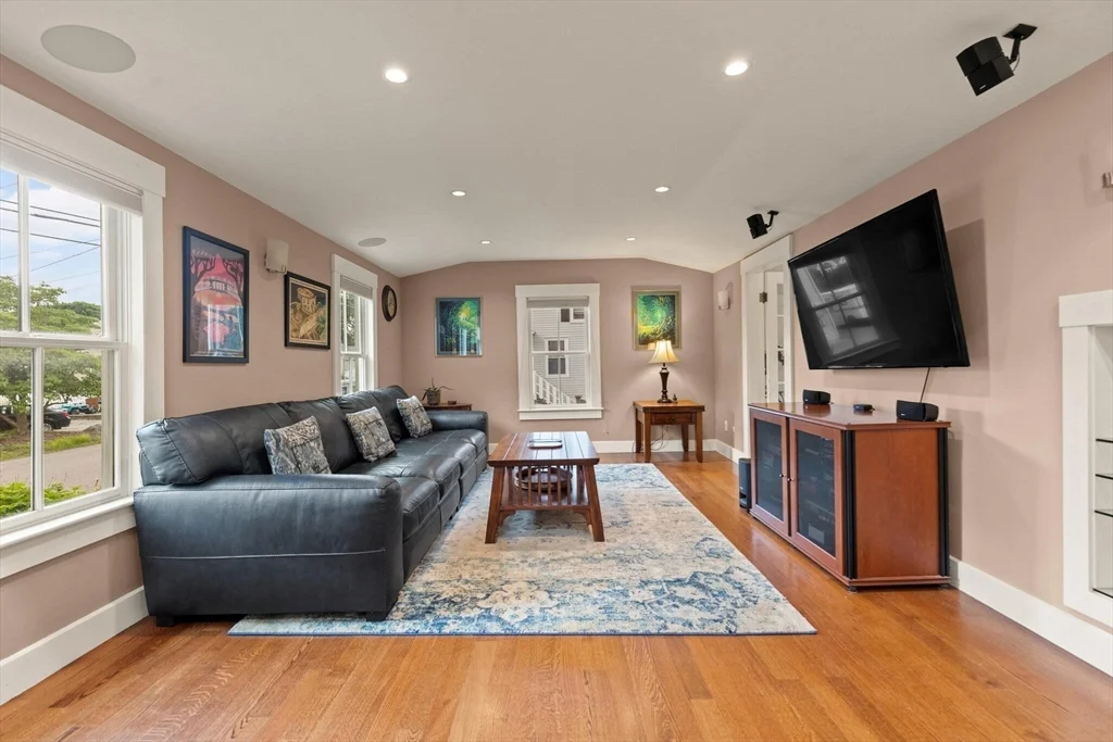 4 bed, 3 bath apartment for rent at 165 Burlington St, Woburn — photo 9 of 42