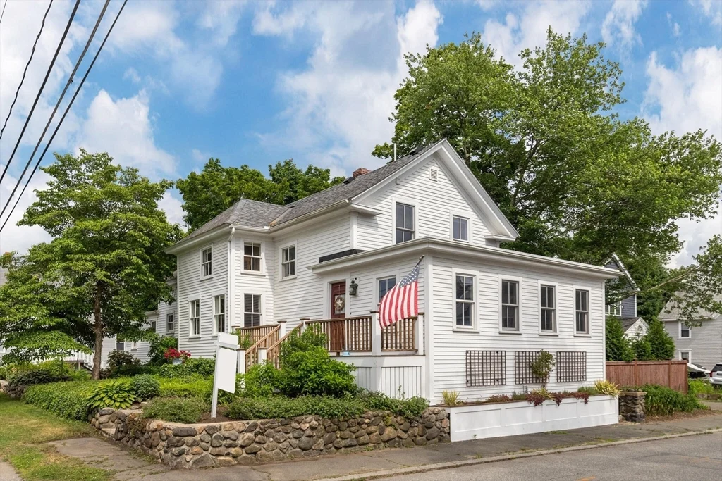 4 bed, 3 bath apartment for rent at 165 Burlington St, Woburn — photo 3 of 42
