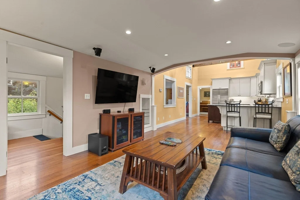 4 bed, 3 bath apartment for rent at 165 Burlington St, Woburn — photo 10 of 42