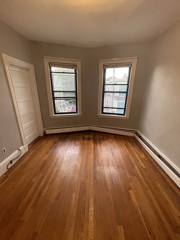 3 bed, 1 bath apartment for rent at 165 Chestnut Ave Unit 3, Jamaica Plain — photo 11 of 19
