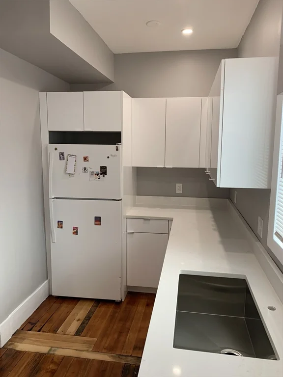 3 bed, 1 bath apartment for rent at 165 Chestnut Ave Unit 3, Jamaica Plain — photo 7 of 19