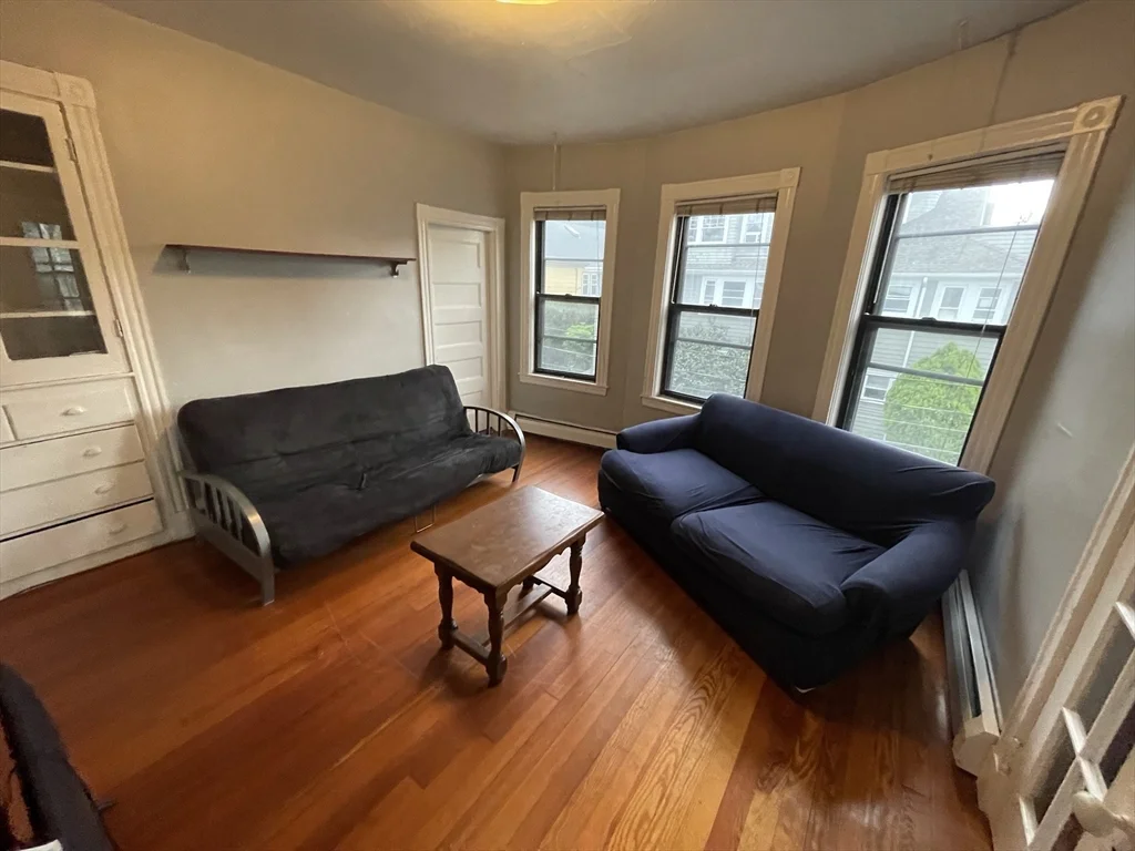 3 bed, 1 bath apartment for rent at 165 Chestnut Ave Unit 3, Jamaica Plain — photo 13 of 19