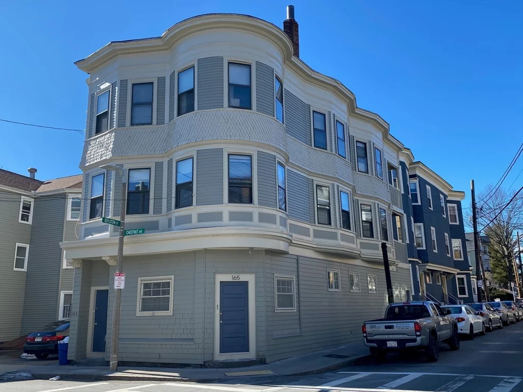 3 bed, 1 bath apartment for rent at 165 Chestnut Ave Unit 3, Jamaica Plain