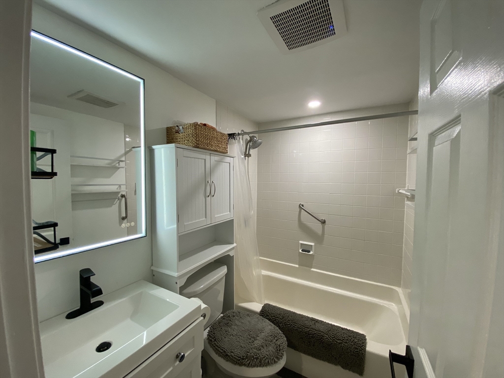 2 bed, 2 bath apartment for rent at 165 Cottage St Unit 303, Chelsea — photo 14 of 25