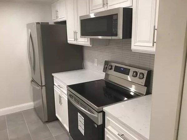 1.5 bed, 1.5 bath apartment for rent at 165 Cottage St Unit 510, Chelsea — photo 3 of 12