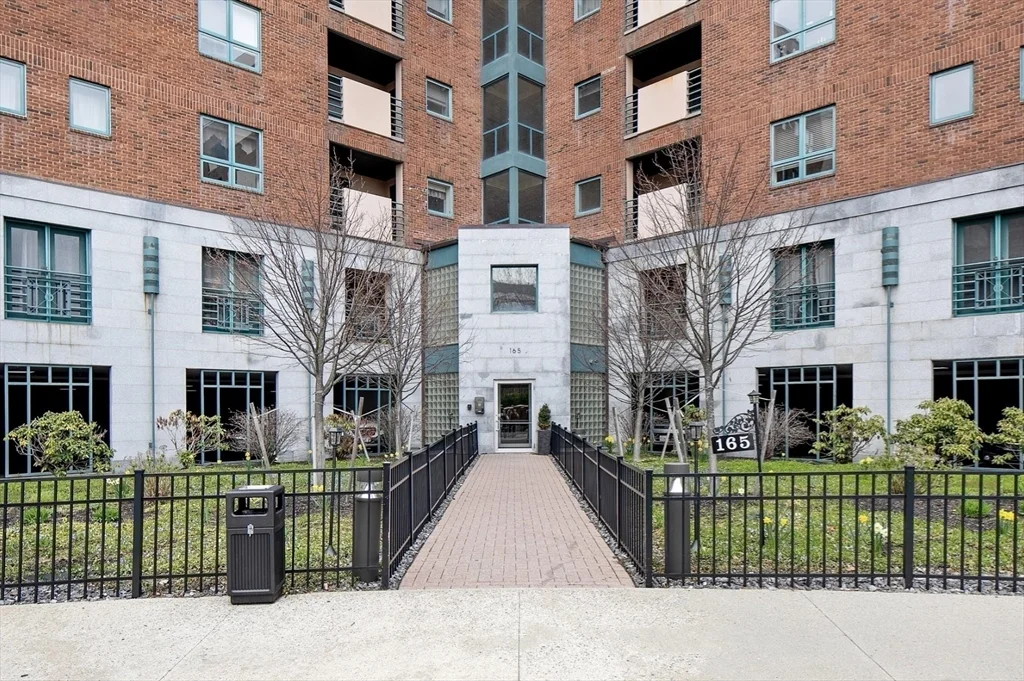 2 bed, 1 bath apartment for rent at 165 Cottage St Unit 706, Chelsea