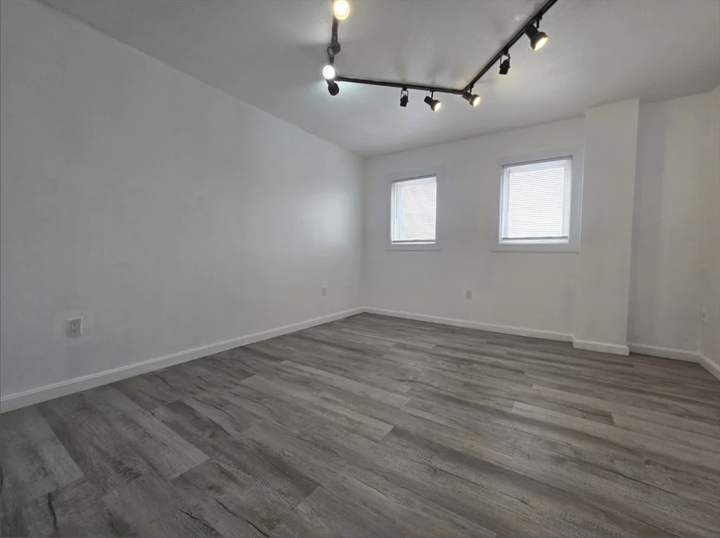 2 bed, 1 bath apartment for rent at 165 Cottage St Unit 706, Chelsea — photo 4 of 26