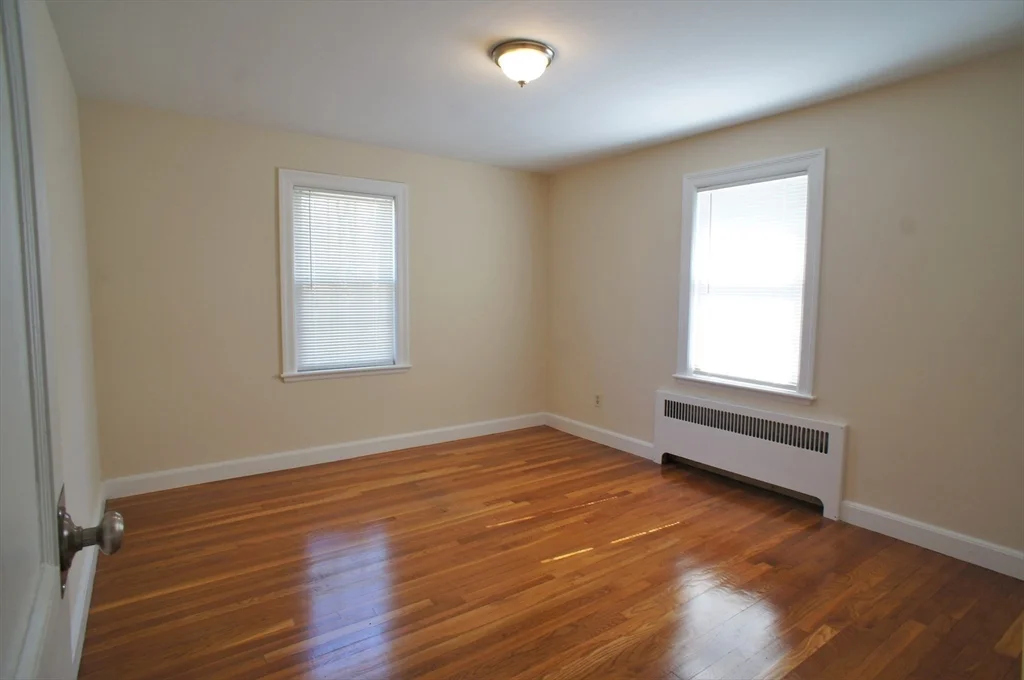 1 bed, 1 bath apartment for rent at 165 Everett St Unit 1, Quincy — photo 5 of 8