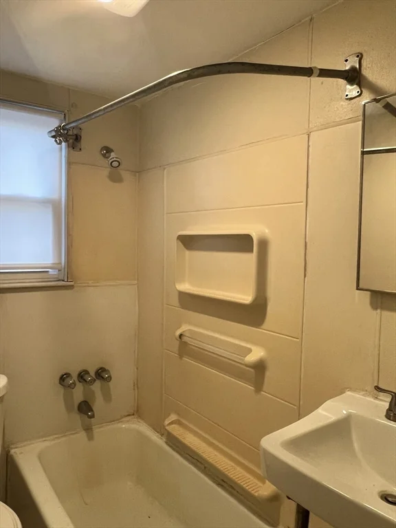 3 bed, 2 bath apartment for rent at 165 Glendale Ave Unit 1, Malden — photo 12 of 14