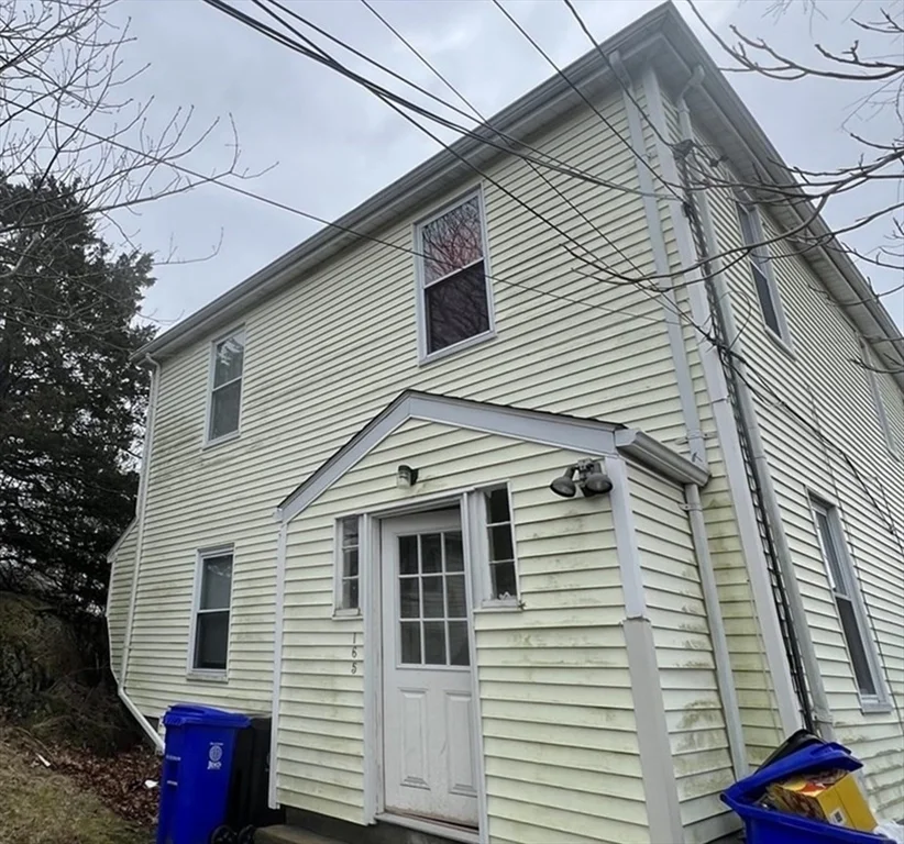 3 bed, 2 bath apartment for rent at 165 Glendale Ave Unit 1, Malden — photo 1 of 14