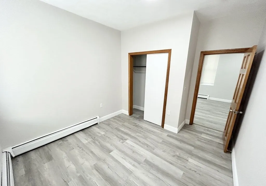 3 bed, 1 bath apartment for rent at 165 Gove St Unit 3, Boston — photo 4 of 6