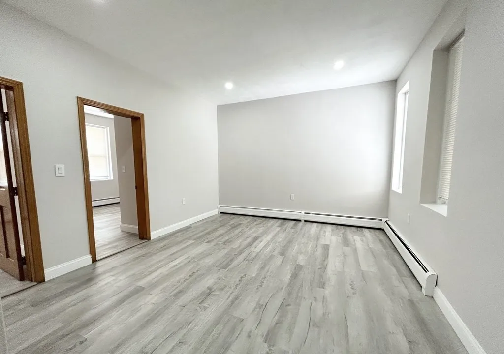 3 bed, 1 bath apartment for rent at 165 Gove St Unit 3, Boston — photo 2 of 6