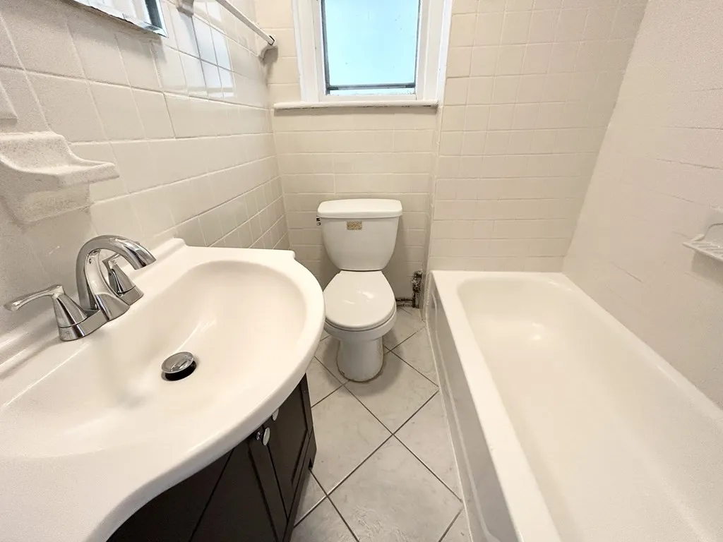 2 bed, 1 bath apartment for rent at 165 Gove St Unit 4, Boston — photo 6 of 6