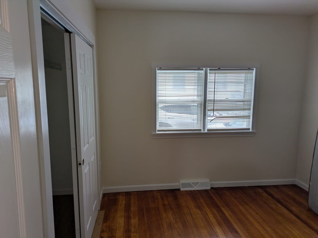3 bed, 1 bath apartment for rent at 165 Grove St Unit 1, Haverhill — photo 12 of 15