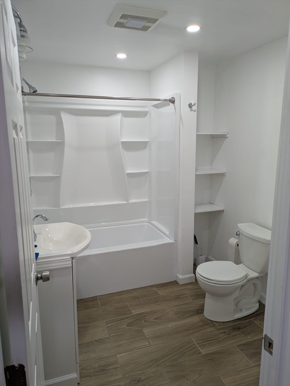 3 bed, 1 bath apartment for rent at 165 Grove St Unit 1, Haverhill — photo 4 of 15