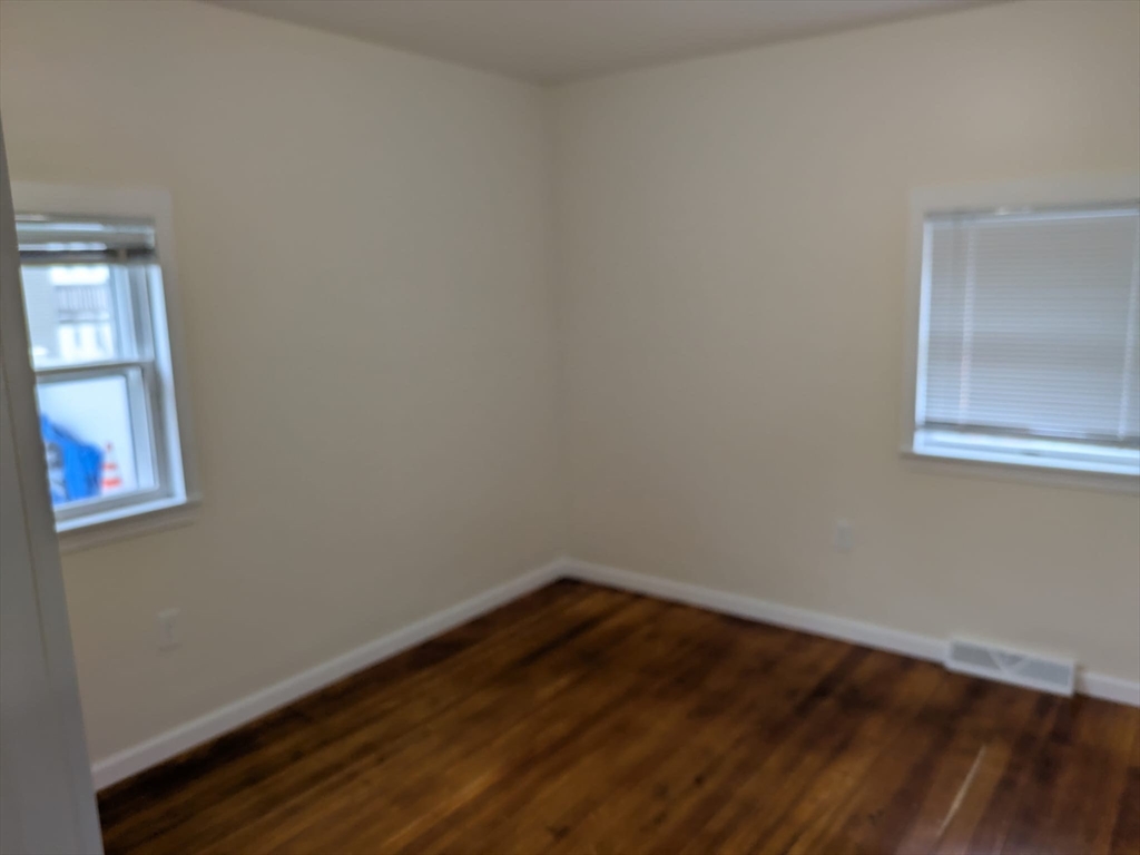 3 bed, 1 bath apartment for rent at 165 Grove St Unit 1, Haverhill — photo 8 of 15