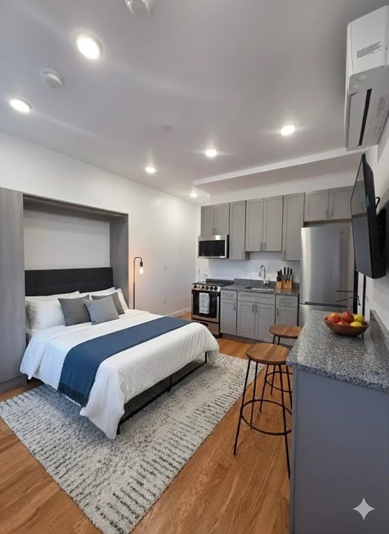Studio bed, 1 bath apartment for rent at 165 Hawthorne Unit 203, Chelsea