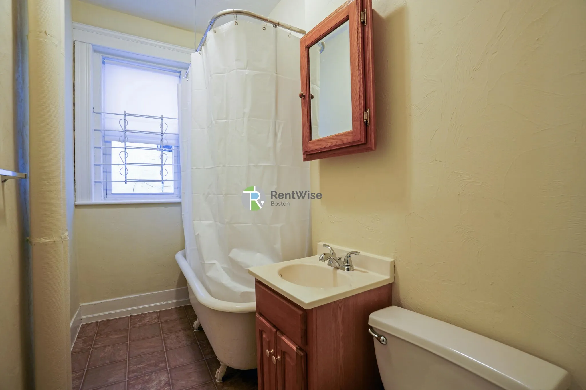 Studio bed, 1 bath apartment for rent at 165 Kelton St Unit 14, Brighton — photo 11 of 14
