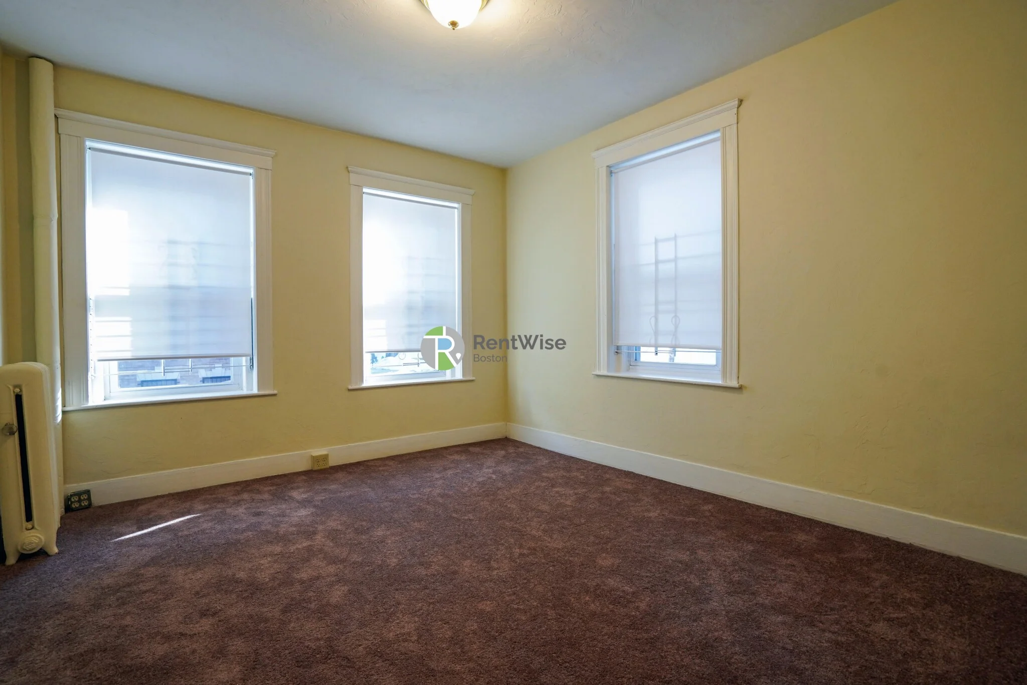Studio bed, 1 bath apartment for rent at 165 Kelton St Unit 14, Brighton — photo 1 of 14