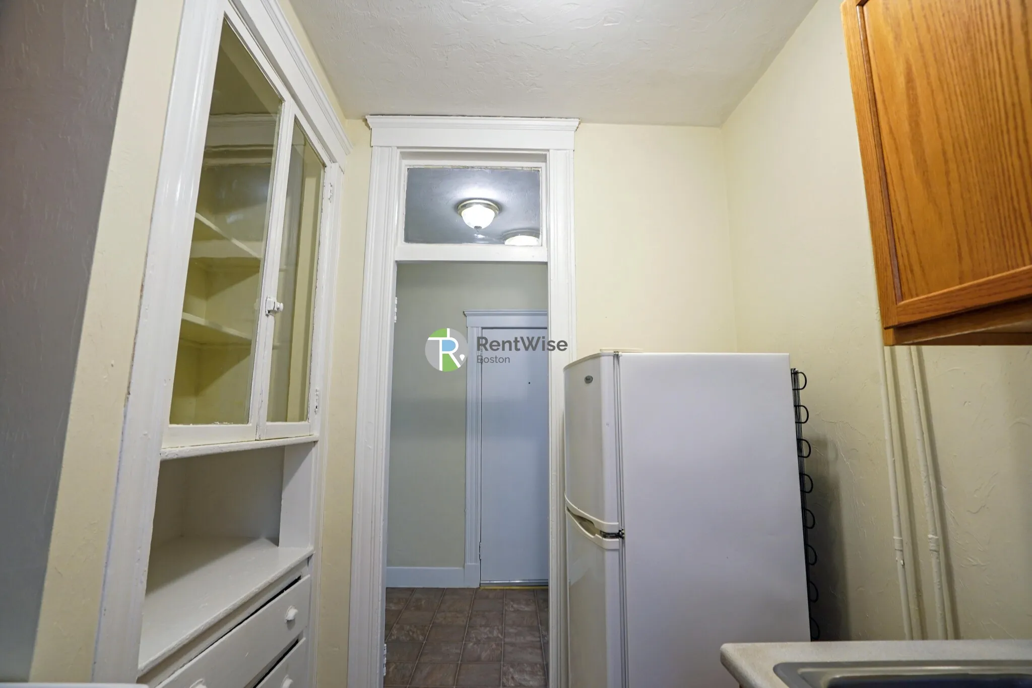 Studio bed, 1 bath apartment for rent at 165 Kelton St Unit 14, Brighton — photo 8 of 14