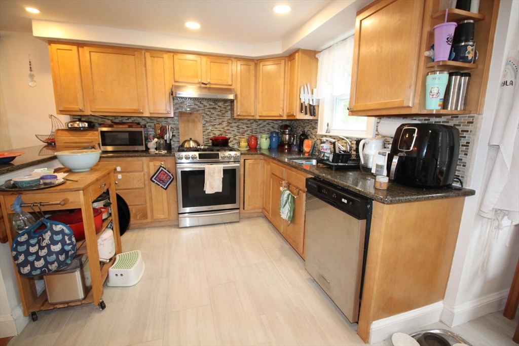 2 bed, 2 bath apartment for rent at 165 Lynn Fells Pkwy Unit 165, Melrose — photo 7 of 40