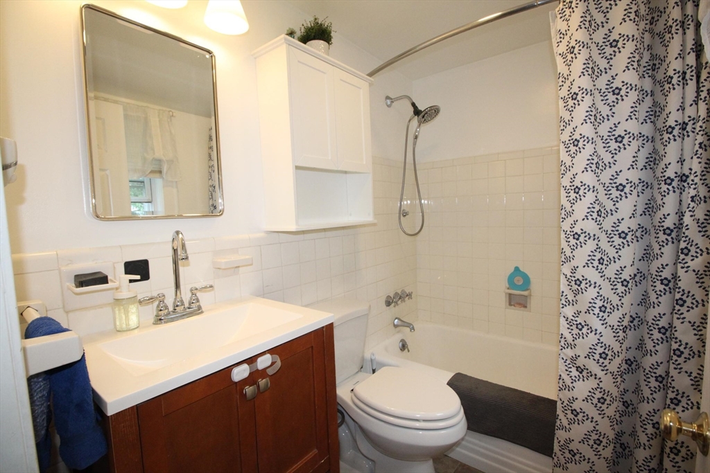 2 bed, 2 bath apartment for rent at 165 Lynn Fells Pkwy Unit 165, Melrose — photo 27 of 40