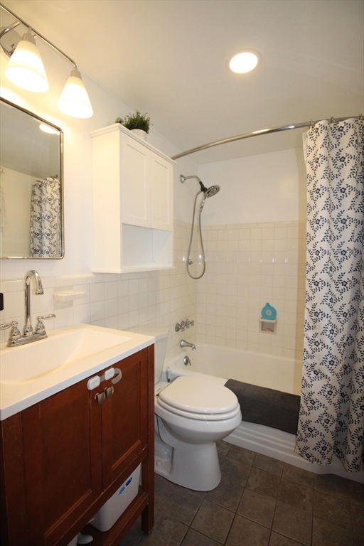 2 bed, 2 bath apartment for rent at 165 Lynn Fells Pkwy Unit 165, Melrose — photo 28 of 40