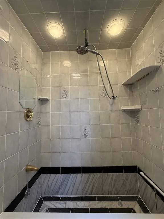 3 bed, 1 bath apartment for rent at 165 Summer St Unit 02, Malden — photo 10 of 23