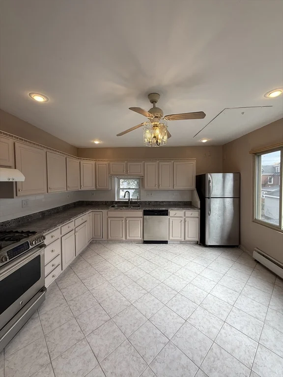 3 bed, 1 bath apartment for rent at 165 Summer St Unit 02, Malden — photo 13 of 23