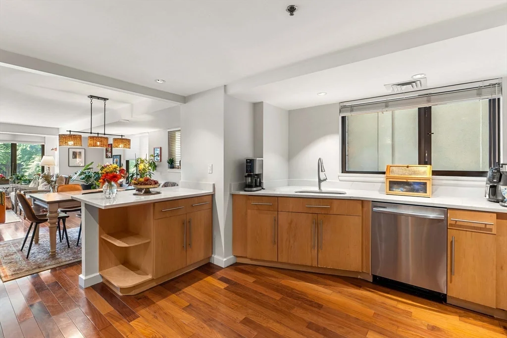 3 bed, 2 bath apartment for rent at 165 Tremont St Unit 401, Boston Downtown — photo 4 of 24