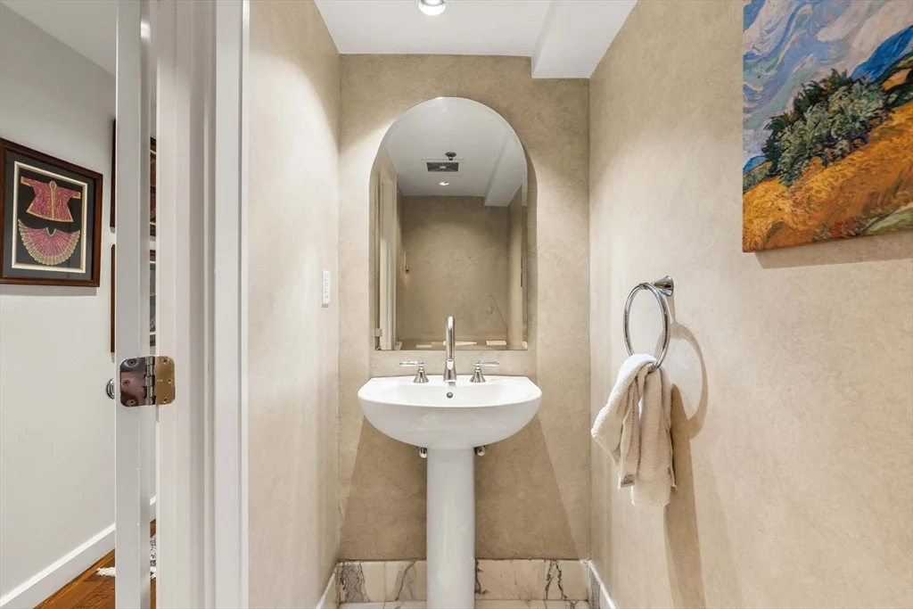 3 bed, 2 bath apartment for rent at 165 Tremont St Unit 401, Boston Downtown — photo 10 of 24