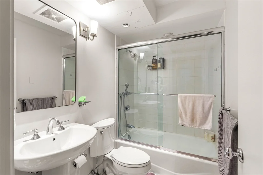 3 bed, 2 bath apartment for rent at 165 Tremont St Unit 401, Boston Downtown — photo 17 of 24