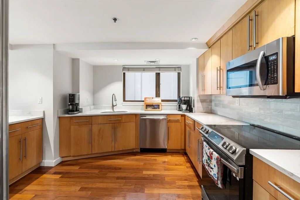 3 bed, 2 bath apartment for rent at 165 Tremont St Unit 401, Boston Downtown — photo 5 of 24