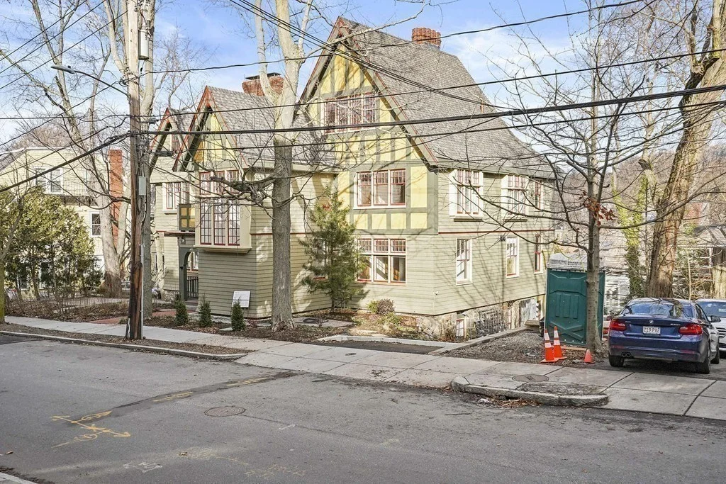 1 bed, 1 bath apartment for rent at 165 Winthrop Rd Unit A, Beaconsfield — photo 8 of 26