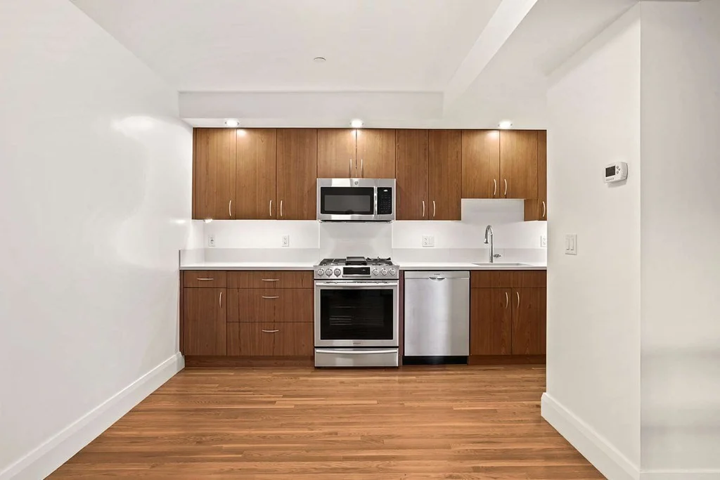 1 bed, 1 bath apartment for rent at 165 Winthrop Rd Unit A, Beaconsfield — photo 12 of 26