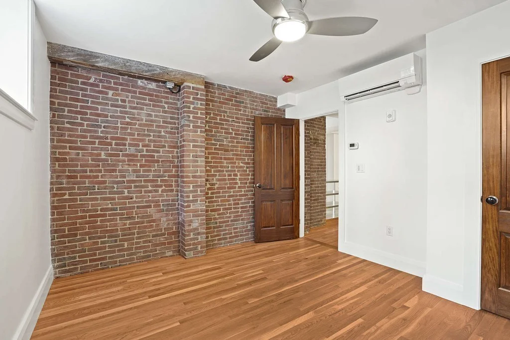 1 bed, 1 bath apartment for rent at 165 Winthrop Rd Unit A, Beaconsfield — photo 15 of 26