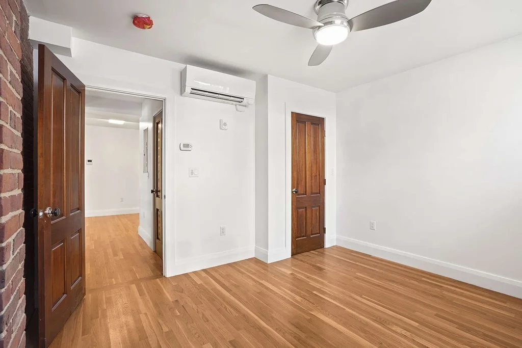 1 bed, 1 bath apartment for rent at 165 Winthrop Rd Unit A, Beaconsfield — photo 14 of 26